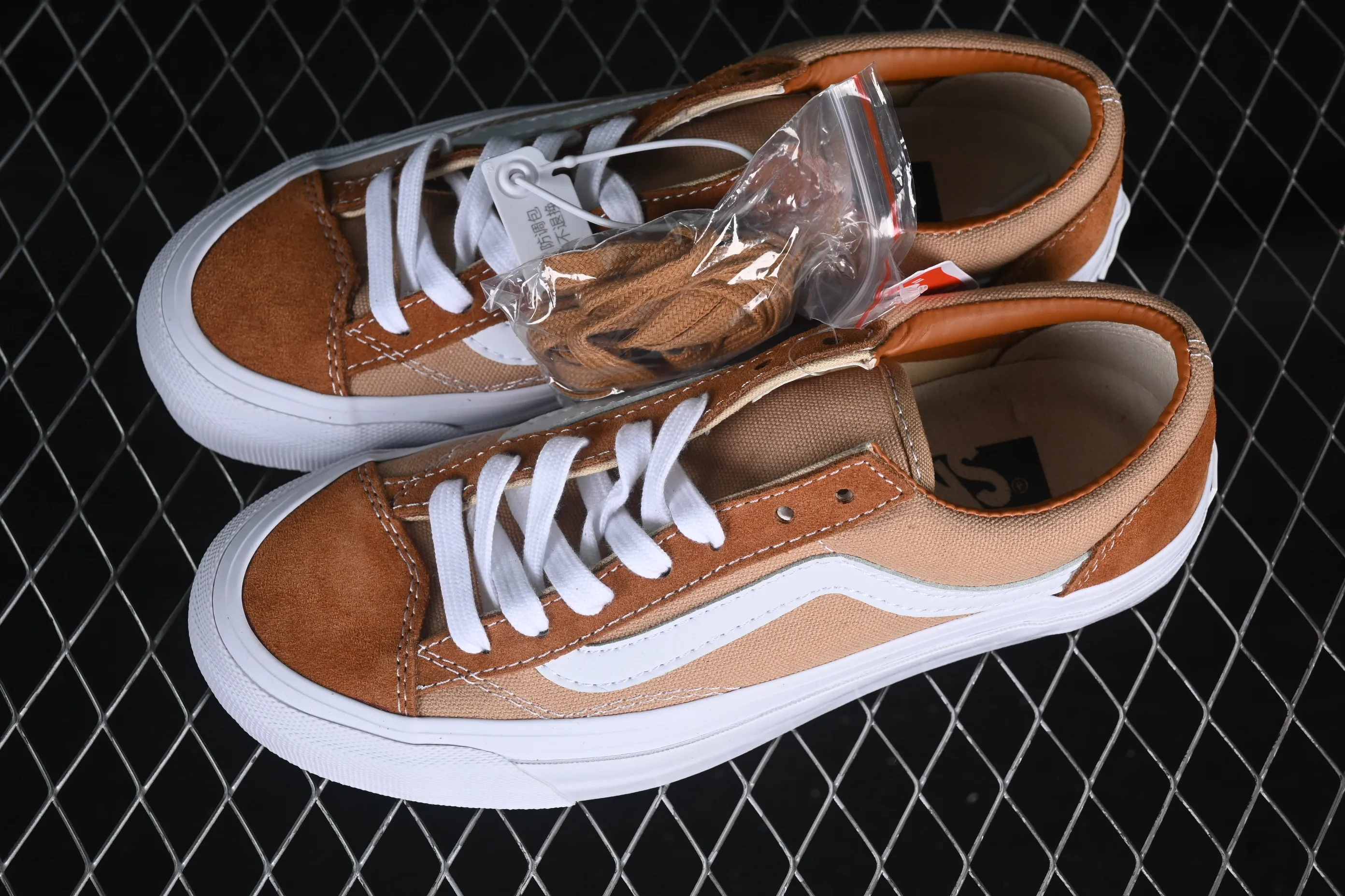 All categories Vans Vans series Vans Low Vans low-top Vans Old Skool 36 Vans high-end branch low-top retro casual sneakers VN000D57TBR